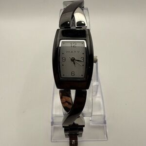 Maty Quartz Women's Watch Black & Silver-Tone Metal Link Bracelet (New Battery)